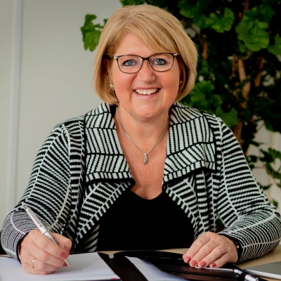 Portretfoto van Jolanda Los, financieel adviseur