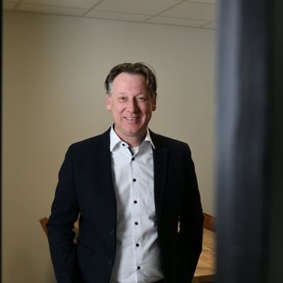 Portretfoto van A.B. Nijen Twilhaar, financieel adviseur