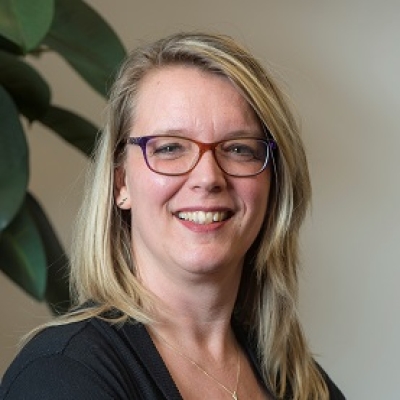 Portretfoto van C.J.M.(Carmen) Cox-Derix, financieel adviseur