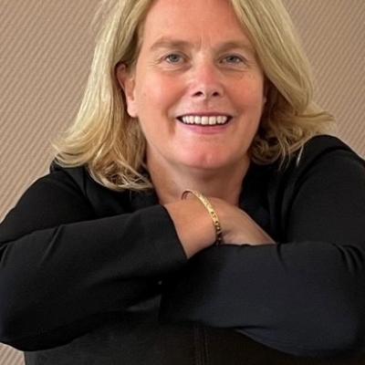 Portretfoto van Pascala Groenendijk, financieel adviseur