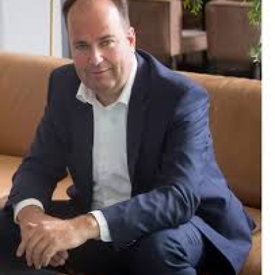 Portretfoto van Jeroen Oversteegen , financieel adviseur