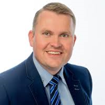 Portretfoto van C. van Herwaarden, financieel adviseur