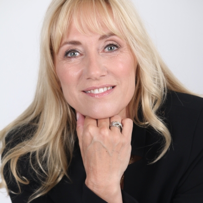 Portretfoto van G.E. (Angelique) den Ouden, financieel adviseur