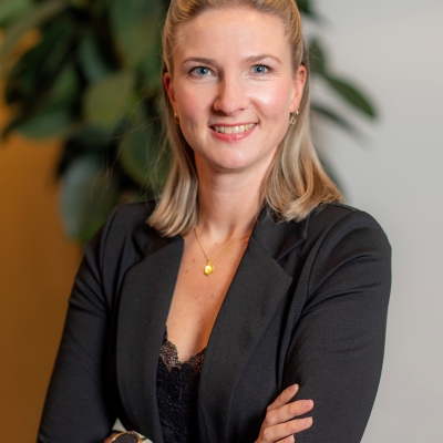Portretfoto van Susan Schuurmans-Teunissen, financieel adviseur