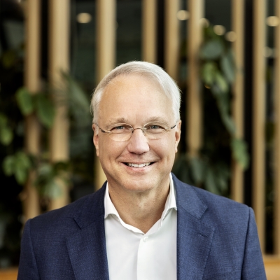 Portretfoto van H.J.(Rieks) ten Thij, financieel adviseur