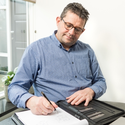 Portretfoto van R.G.(Renzo) van der Veen, financieel adviseur