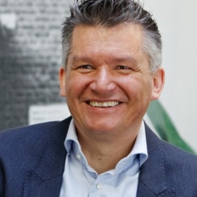 Portretfoto van S.F.C.M.(Seger) Knops, financieel adviseur